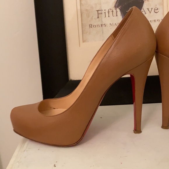 LAST CHANCE!Christian Louboutin Sz 37 Nude Pumps - Picture 9 of 11